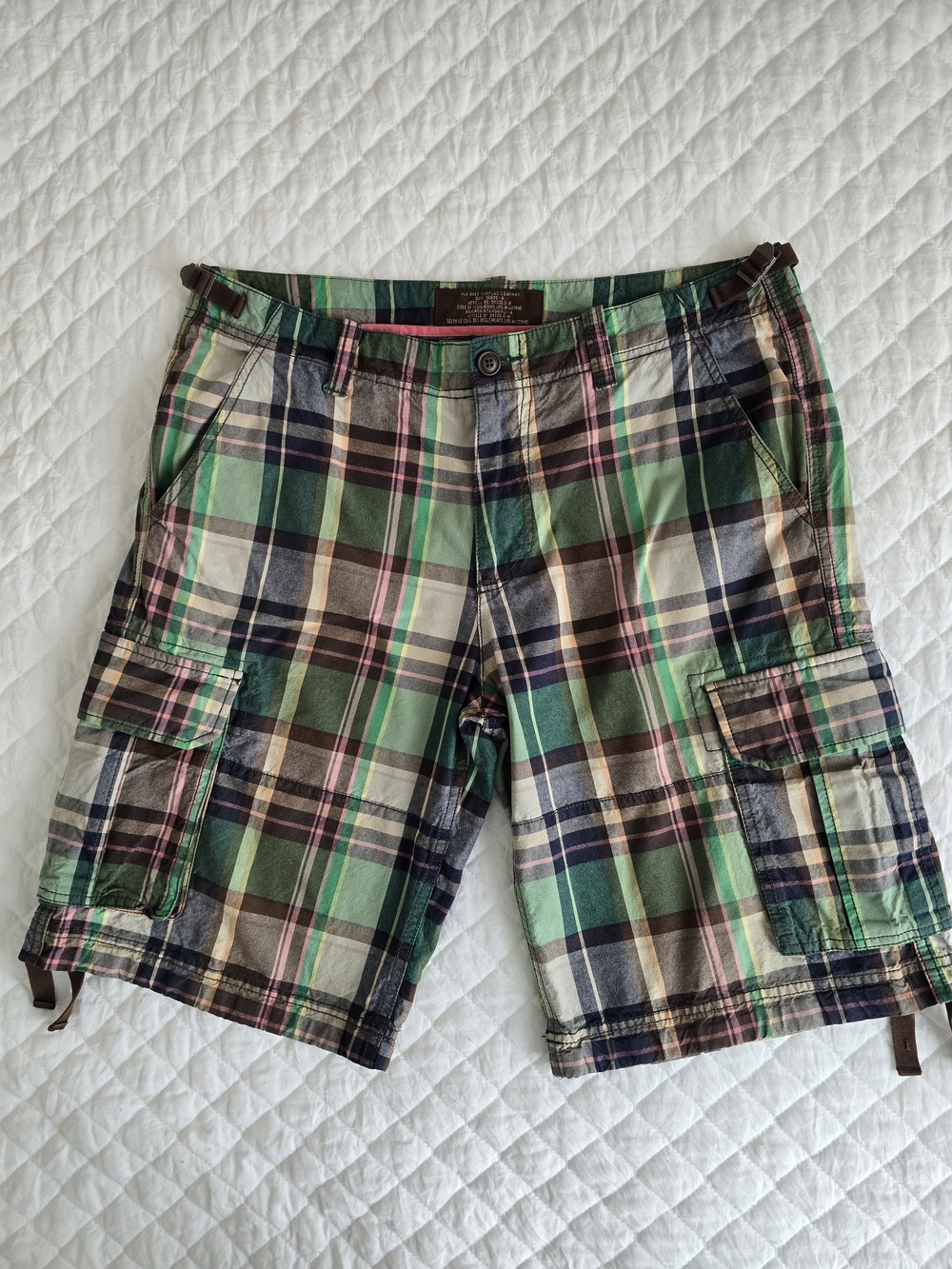 Old Navy Vintage Green Plaid Cargo Shorts with Navy and Tan Accents Sz 33